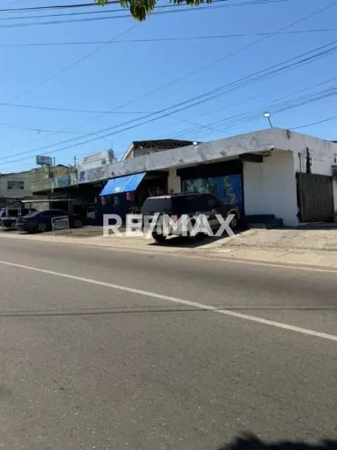 Terreno Galpón locales Haticos