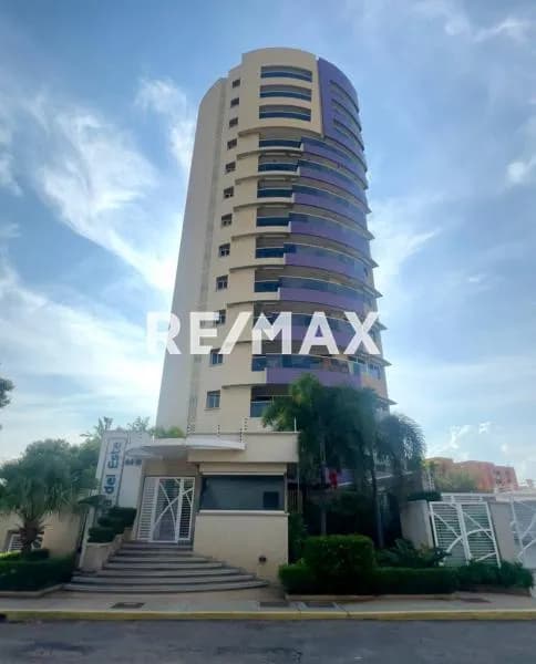 APARTAMENTO AMOBLADO EN COLINAS DEL ESTE BANCO MARA