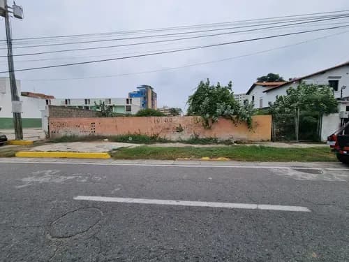 Terreno En Venta Avenida Principal De Playa Grande La Guaira /gf