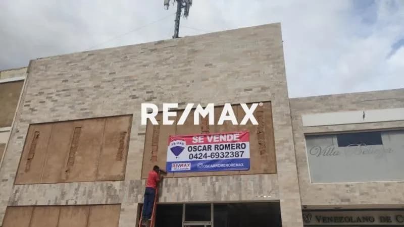 Centro comercial en Venta Av. milagro Norte