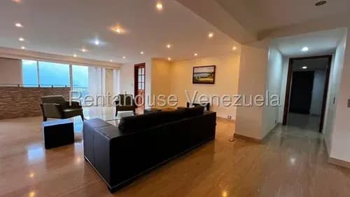 Amplio Apartamento De 254 M2 En Venta, Estratégicamente Ubicado En Los Naranjos Del Cafetal