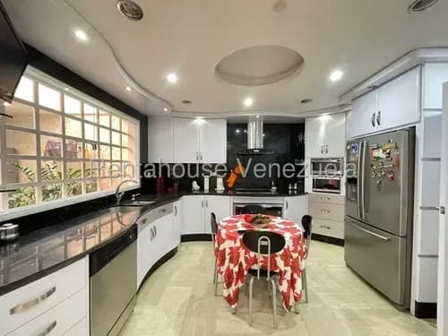Casa En Venta Urb Villas Del Sol I Prolongacion Av Aragua Maracay 26-3654 Avel