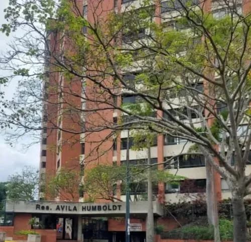 Se Alquila Confortable Apartamento En La Urbanización Palo Verde, Excelente Ubicación. Az