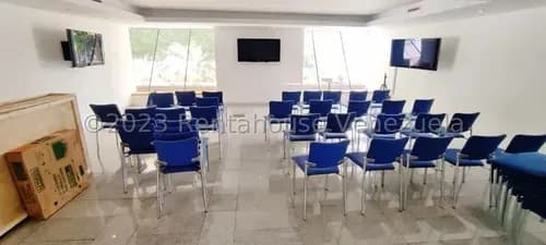 Agp Edificio En Venta, En Edificio Industrial En Los Ruices, Posee Planta Eléctrica Y Agua Constante 23-25653 Ys