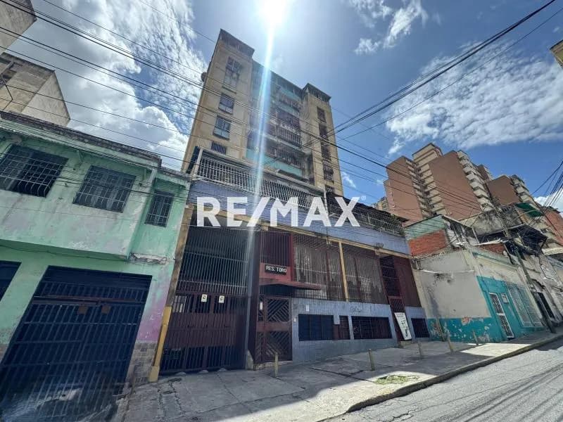 Apartamento en venta en Altagracia entre las esquinas deCardones a Toro piso bajo