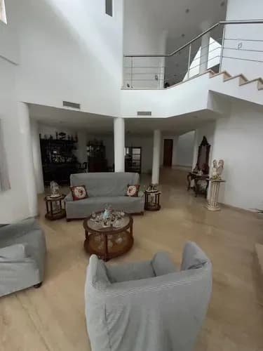Casa De 5 Hab Y 9 Baños