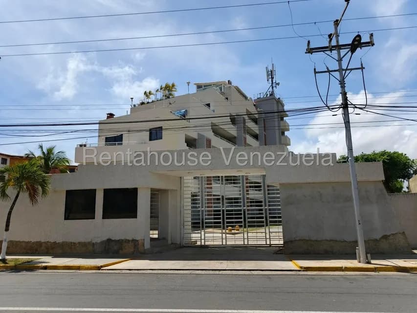 Apartamento (Planta Baja) en Venta en Agua Sal, Miranda