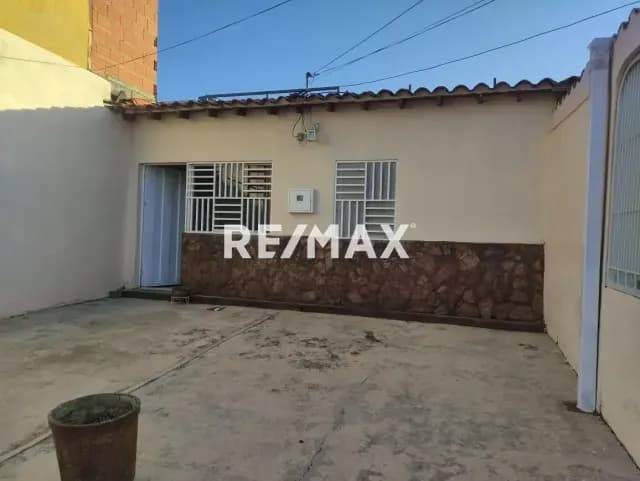 SE VENDE CASA EN CABUDARE URB. LOS YABOS