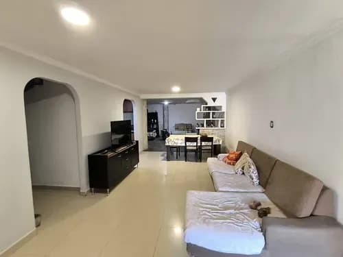 En Venta Amplia Y Cómoda Casa En La Urb. Quintas Del Norte En Naguanagua. A1. Solo Clientes