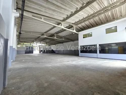 Venta Excelente Galpon De 800 Mt2 Ubicado En Conjunto Comercial En La Zona Industrial De Barquisimeto,lara Rc