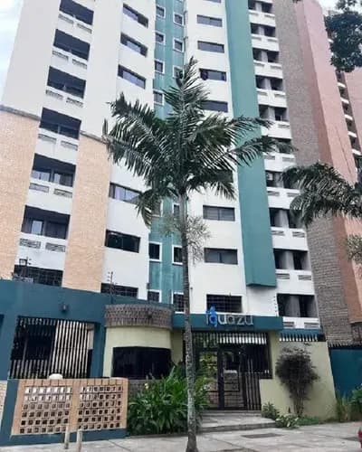 Yt Apartamento En Obra Blanca En Venta Con Financiamiento Urb. Valles De Camoruco, Res. Iguazú
