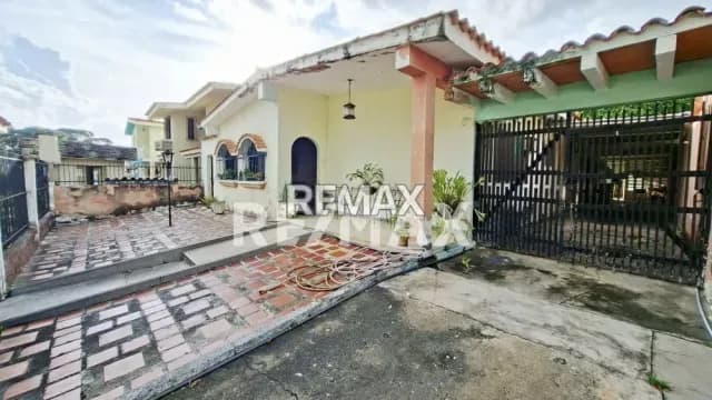 Venta de Casa en Trigal CENTRO, Valencia. Calle Cerrada.