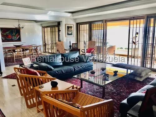 Af- Apartamento En Venta En La Zona Alta De Altamira, Amplio Y Fresco, Con Agradable Terraza Y Vista, Pisos De Mármol, Conjunto Residencial Con Pozo De Agua