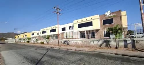 Sky Group Vende Galpón En Urb. Parque Comercial Castillito, C.c. Virginia Burley - San Diego. Lemg-032