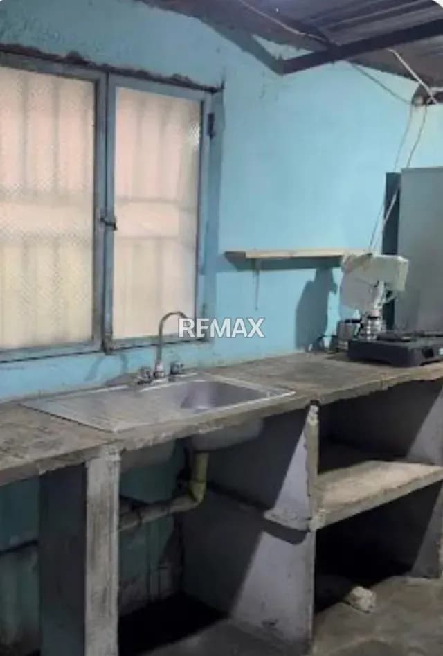 VENTA DE CASA CON TERRENO EN SAN JUAN DE COLON