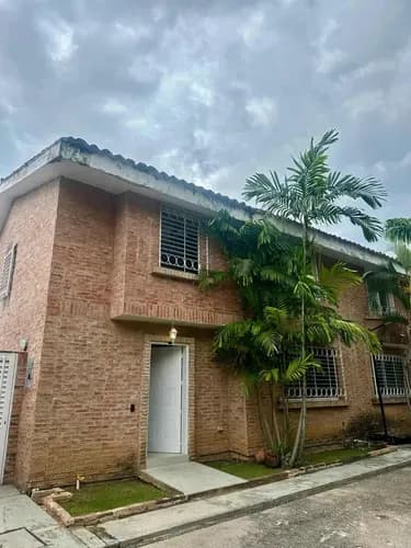 Townhouse Con Planta 100% En Colinas De Guataparo, Aleros At