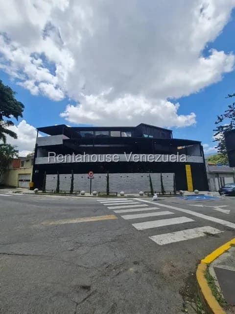 Casa (Multipes Niveles) en Venta en San Roman, Distrito Metropolitano
