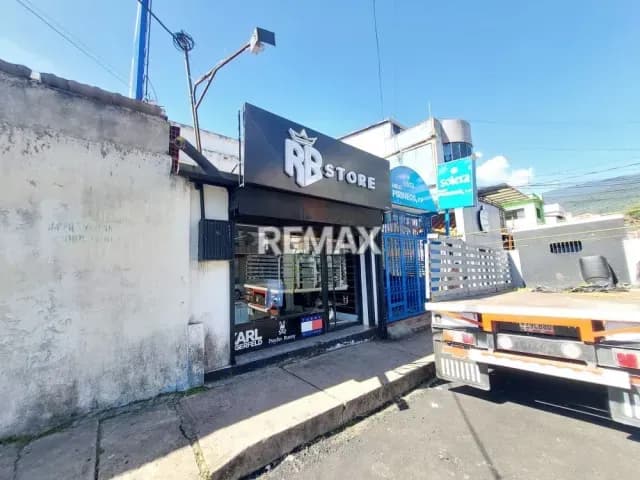SE ALQUILA LOCAL COMERCIAL a pie de Calle Pasaje Acueducto, entre carreras 21 y 22 Barrio Obrero