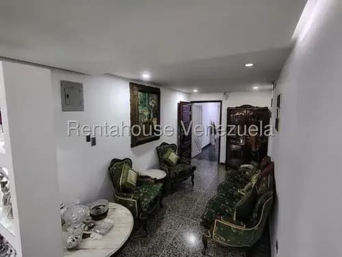 ¿sueñas Con Un Hogar Que Combine Amplitud, Diseño Y Vistas Panorámicas? Este Penthouse En Colinas De Vista Alegre Lo Tiene Todo. Belkis 25-18961