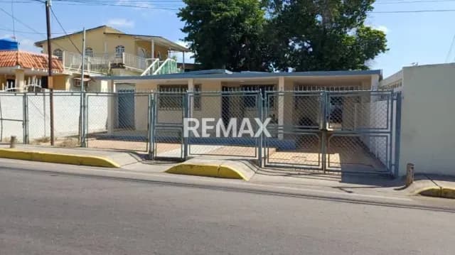 CASA EN ALQUILER EN URBANIZACION LA PAZ