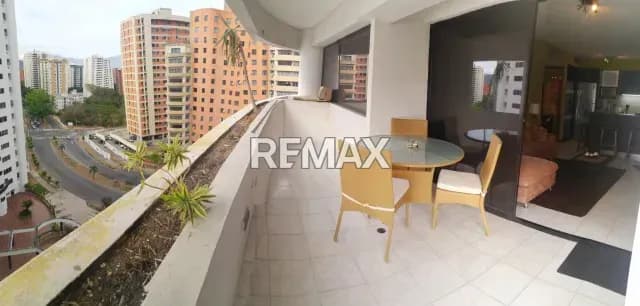 APARTAMENTO EN VENTA EN RES. MANHATTAN SUITE LOS MANGOS VALENCIA EDO. CARABOBO