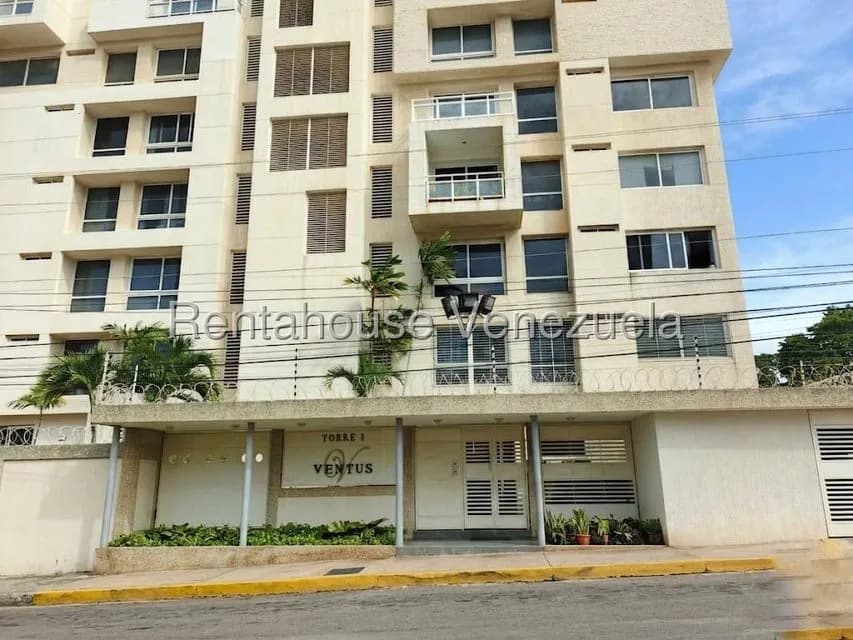 Apartamento (1 Nivel) en Alquiler en La Lago, Zulia