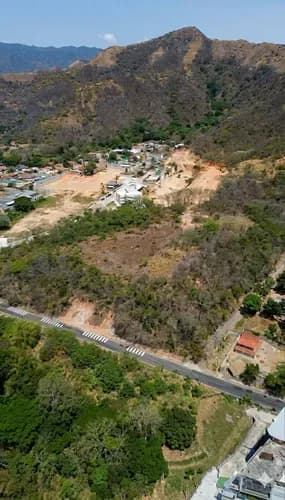 Leandro Araque Inzitu Realtors Parcela Con Desarrollo Urbanístico De 103.885 M2 Ubicada En Colinas De Guataparo, Específicamente En El Sector Mesetas Del Country. Valencia Carabobo