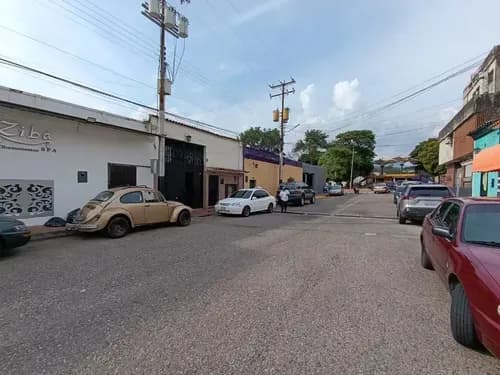 Se Alquila Local Comercial En La Av Carabobo
