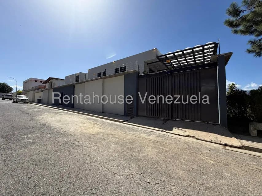 Casa (Contemporaneo) en Venta en Los Naranjos del Cafetal, Distrito Metropolitano