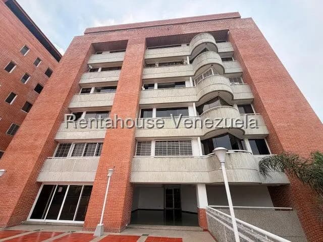 Apartamento (1 Nivel) en Alquiler en Colinas de Bello Monte, Distrito Metropolitano
