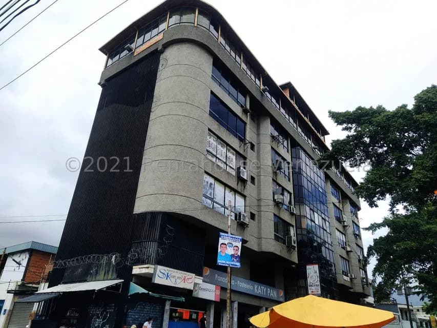 Comercial (Edificio) en Venta en Guatire, Miranda