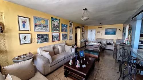 Apartamento En Venta En Urbanización El Centro En Maracay 26-12086 Irrr