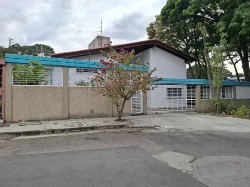Juan Carlos González. Renta House Carabobo Vende Casa Con Potencial Comercial Urb. El Trigal Centro Valencia Mls #26-12080 Rah/jcg.