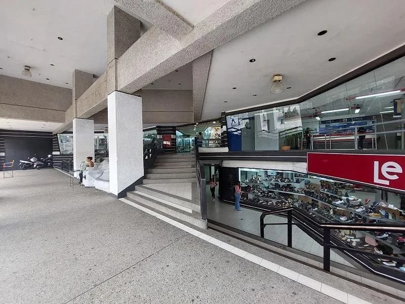 Alquiler Local Comercial - Boulevard - Valencia (60 Mts.)