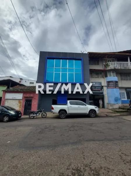 Edificio Comercial. Venta. La Concordia