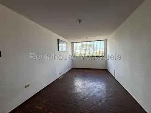 Lcda. Milagros Carrasquel Apartamento Alquiler Barquisimeto Lara Zona Este Las Trinitarias Economica Residencial Economico Código Inmobiliaria Rent-a-house 26-16898