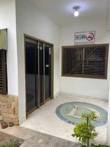 Droguería + Laboratorio Aragua