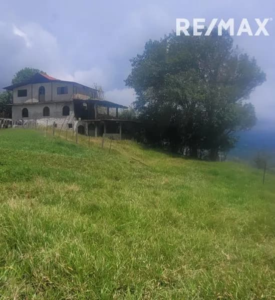 En Alquiler Casa + Terreno