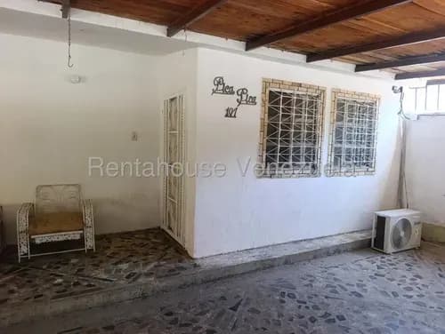 Se Vende Comoda Casa Con 1 Anexo Independiente Conectado A Pozo De Agua Conj Resd Palo Negro 26-11722 Miriam