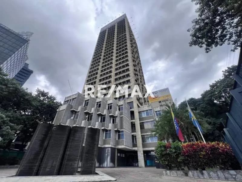 Se vende oficina en la Torre Phelps en Plaza Venezuela