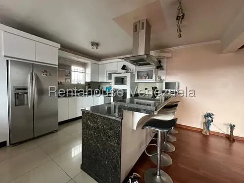 Hermosa Casa En Venta Colinas De Los Chaguaramos 26-4478 - Hgk