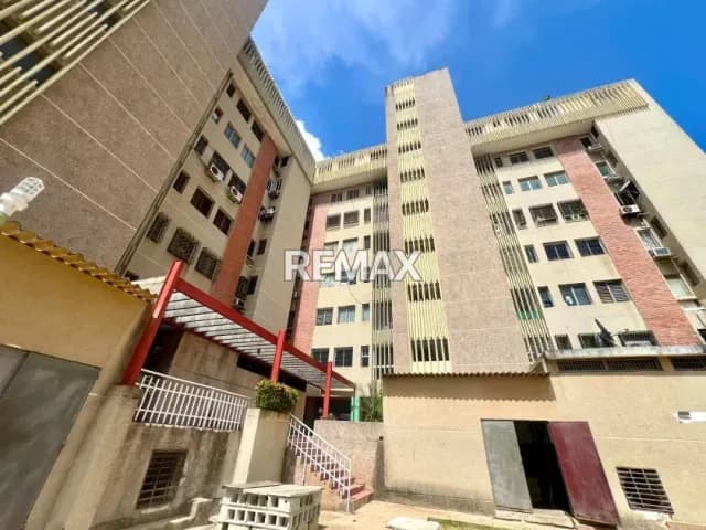 AMPLIO APARTAMENTO EN VENTA EN RESIDENCIAS LAS NACIONES AV DELICIAS NORTE MARACAIBO