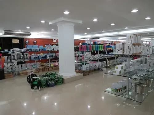 Daniela Linarez Vende Edificio Comercial De 3 Niveles, 1314 M2, Acabados De Primera, Pisos De Porcelanato, Escaleras De Acero Inoxidable, 2 Salas De Baño, Vista Panorámica, Centro De Barquisimeto