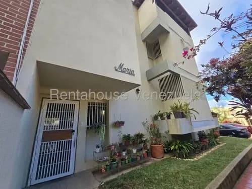 Tg Amplia Casa En Venta En Los Naranjos Del Cafetal, En Calle Privada, Cerca De Todo 26-13450