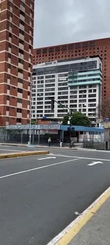Se Vende Propiedad. Av Libertador. Ubicación Privilegiada, 500 M2, Con Un Potencial Que Facilita El Desarrollo De Múltiples Conceptos Comerciales O Empresariales.
