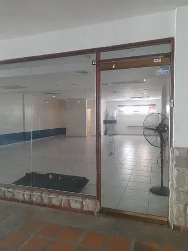 Local En Alquiler En Costa Azul Ic-00031
