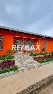 CASA EN VENTA - LOMAS BLANCAS, VÍA CORDERO
