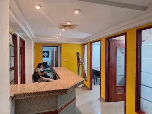 Oficina En Alquiler En El Majay, Av. Bolivar Valencia
