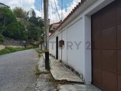 VENTA TERRENO CON CASA CAMPESTRE LA URB. CLUB HIPICO LOS TEQUES