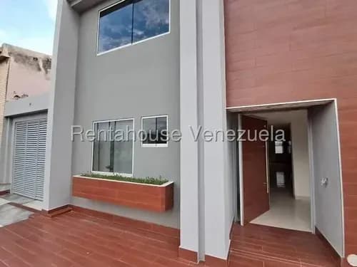 En Parque Mirador Adquiere Esta Comoda Casa En Venta Ubicada En Valencia Carabobo 26-9650